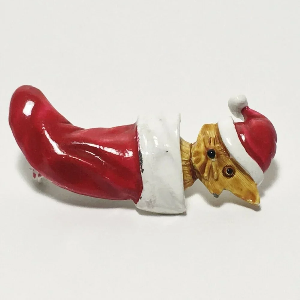 Vintage Gerry's Enamel Cat in Christmas Stocking 80's Holiday Pin Brooch